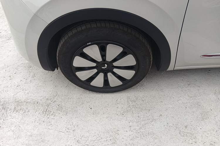 Used Wuling Bingo 2024 333 km Enjoyment Version Left Front Wheel Hub