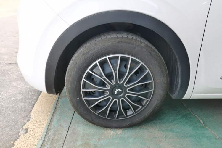 Used Wuling Bingo 2024 203km Light Edition Left Front Wheel Hub