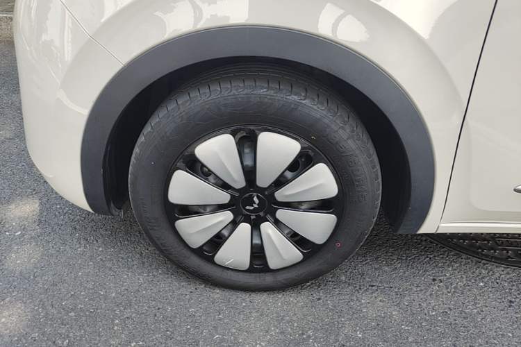 Used Wuling Bingo 2024 333 km Enjoyment Version Left Front Wheel Hub