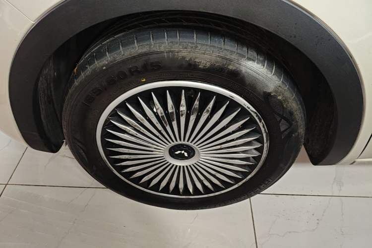 Used Wuling Bingo 2024 333 km Lingxi Connected Version Left Front Wheel Hub