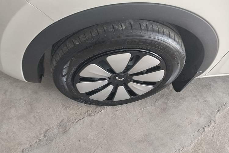 Used Wuling Bingo 2024 333 km Enjoyment Version Left Front Wheel Hub