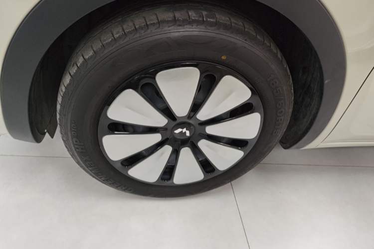 Used Wuling Bingo 2024 333 km Enjoyment Version Left Front Wheel Hub