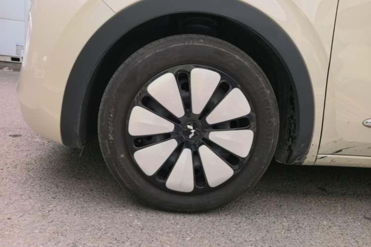 Used Wuling Bingo 2024 333 km Enjoyment Version Left Front Wheel Hub