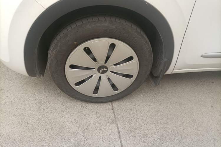 Used Wuling Bingo 2024 203km Light Edition Left Front Wheel Hub