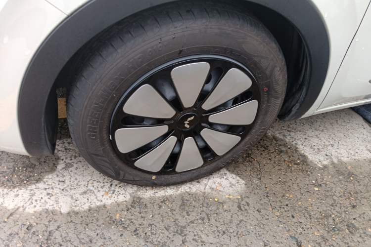 Used Wuling Bingo 2024 333 km Enjoyment Version Left Front Wheel Hub