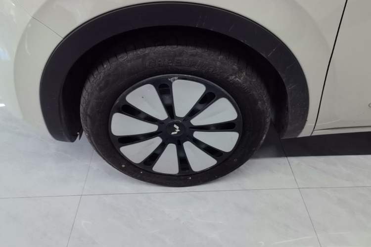 Used Wuling Bingo 2024 333 km Enjoyment Version Left Front Wheel Hub