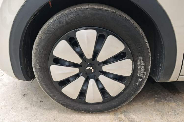 Used Wuling Bingo 2024 333 km Enjoyment Version Left Front Wheel Hub