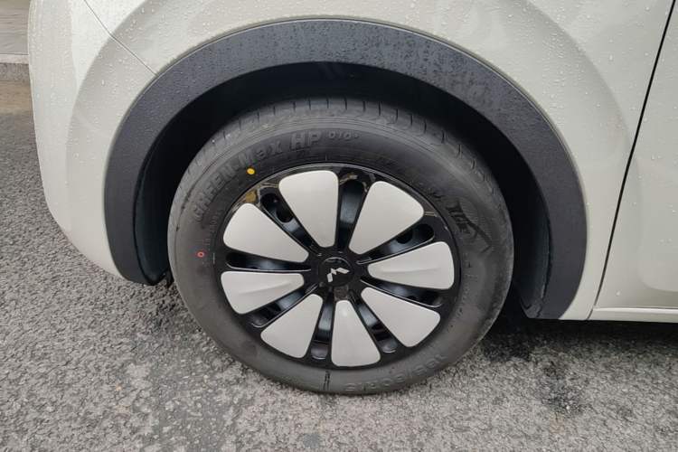 Used Wuling Bingo 2024 333 km Enjoyment Version Left Front Wheel Hub