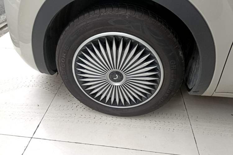 Used Wuling Bingo 2024 333 km Enjoyment Version Left Front Wheel Hub