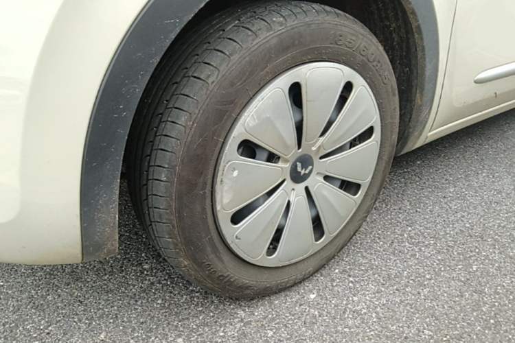 Used Wuling Bingo 2024 203km Light Edition Left Front Wheel Hub