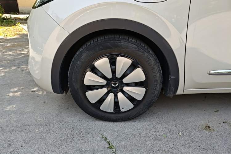 Used Wuling Bingo 2024 333 km Enjoyment Version Left Front Wheel Hub