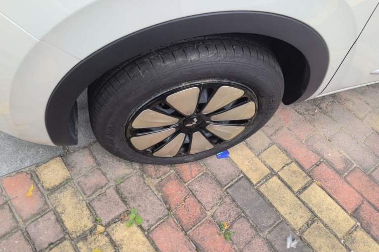 Used Wuling Bingo 2024 203km Light Edition Left Front Wheel Hub