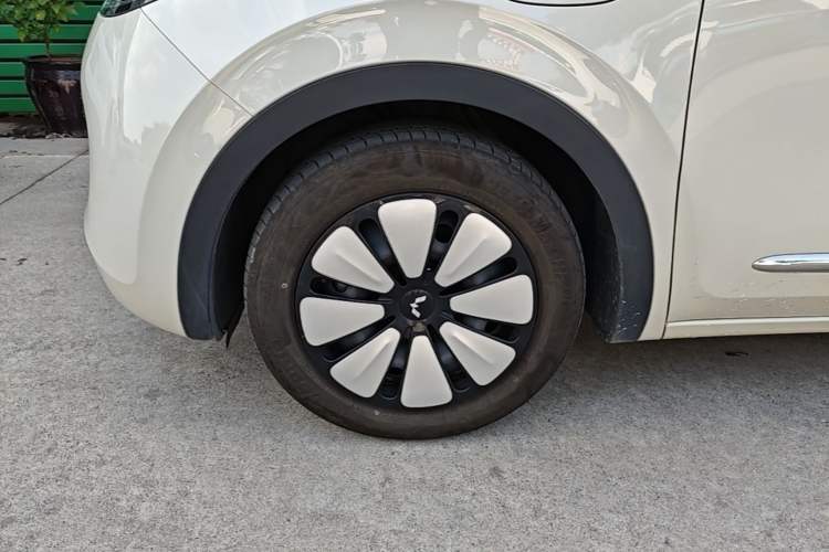 Used Wuling Bingo 2024 333 km Enjoyment Version Left Front Wheel Hub