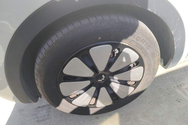 Used Wuling Bingo 2024 333 km Enjoyment Version Left Front Wheel Hub