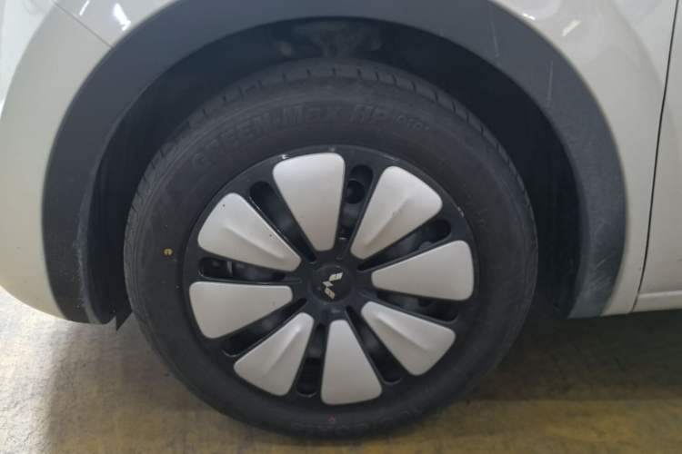Used Wuling Bingo 2024 333 km Enjoyment Version Left Front Wheel Hub