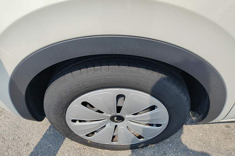 Used Wuling Bingo 2024 203km Light Edition Left Front Wheel Hub