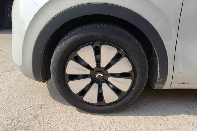 Used Wuling Bingo 2024 333 km Enjoyment Version Left Front Wheel Hub