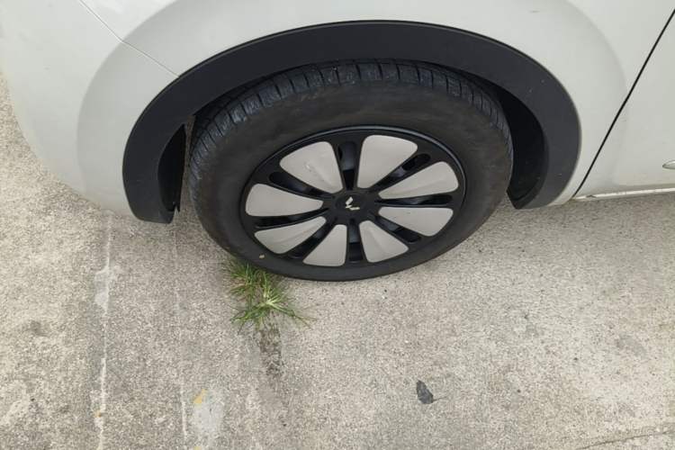Used Wuling Bingo 2024 333 km Enjoyment Version Left Front Wheel Hub