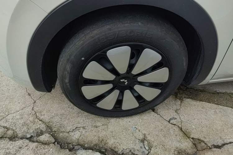 Used Wuling Bingo 2024 333 km Enjoyment Version Left Front Wheel Hub