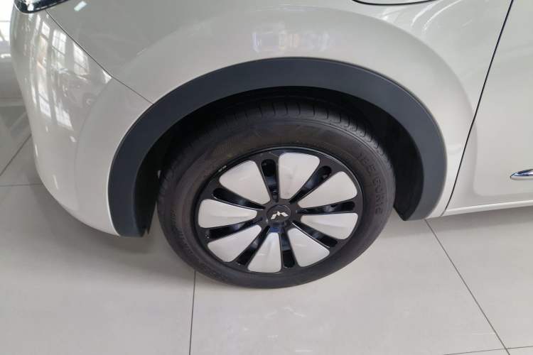 Used Wuling Bingo 2024 333 km Enjoyment Version Left Front Wheel Hub
