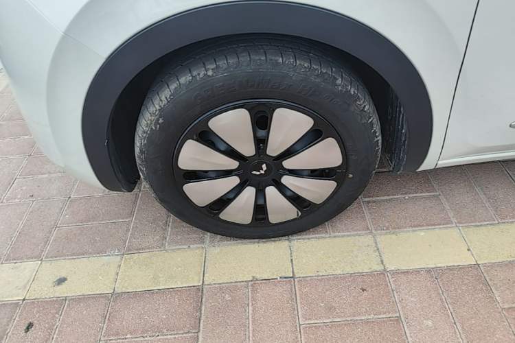 Used Wuling Bingo 2024 333 km Enjoyment Version Left Front Wheel Hub