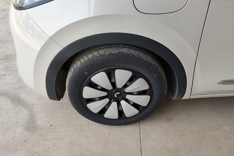 Used Wuling Bingo 2024 333 km Enjoyment Version Left Front Wheel Hub