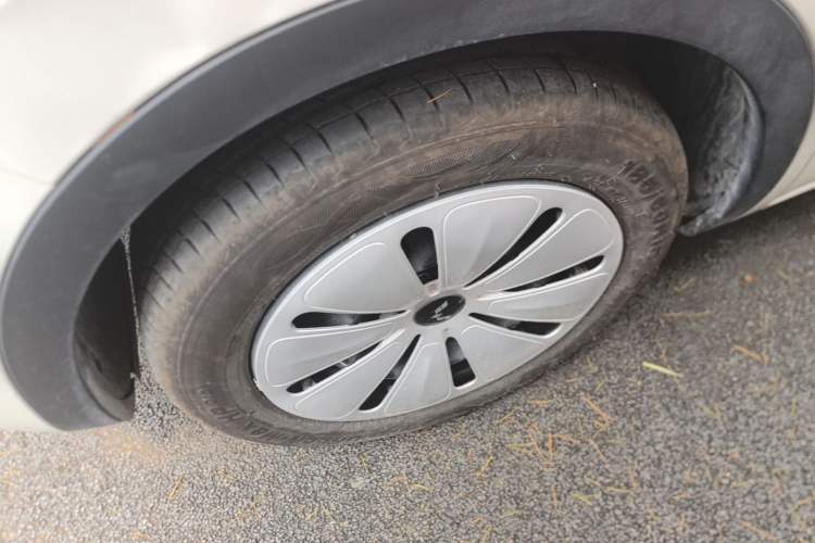 Used Wuling Bingo 2024 203km Light Edition Left Front Wheel Hub