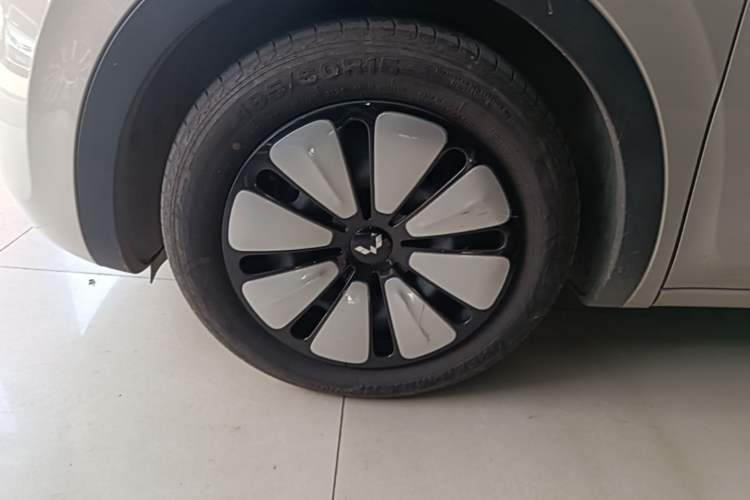 Used Wuling Bingo 2024 333 km Enjoyment Version Left Front Wheel Hub