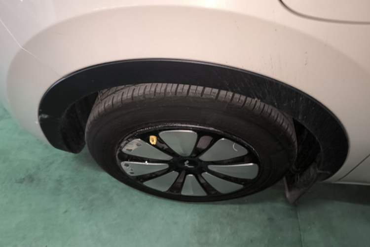 Used Wuling Bingo 2024 333 km Enjoyment Version Left Front Wheel Hub