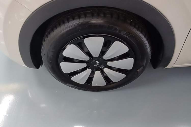 Used Wuling Bingo 2024 333 km Enjoyment Version Left Front Wheel Hub