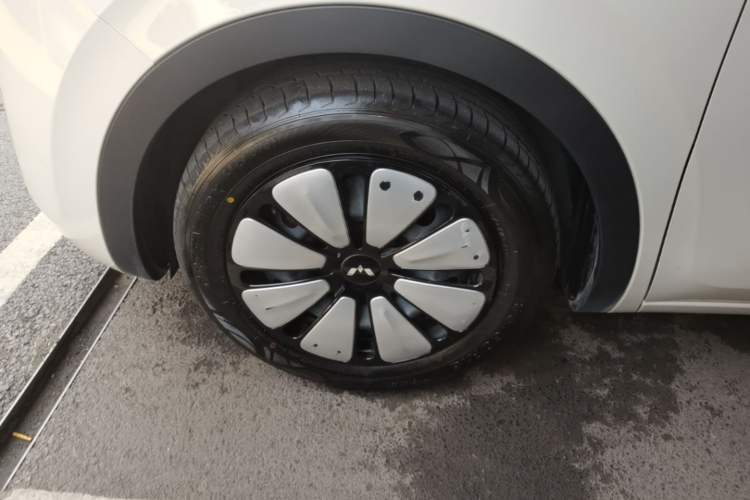 Used Wuling Bingo 2024 333 km Enjoyment Version Left Front Wheel Hub