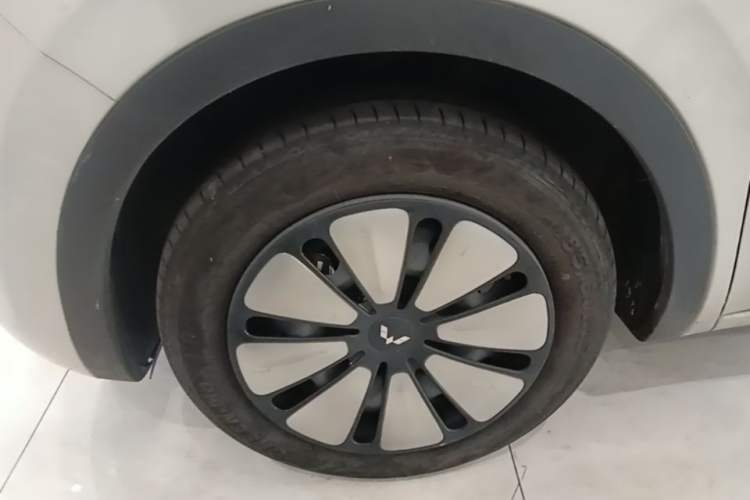 Used Wuling Bingo 2024 333 km Enjoyment Version Left Front Wheel Hub