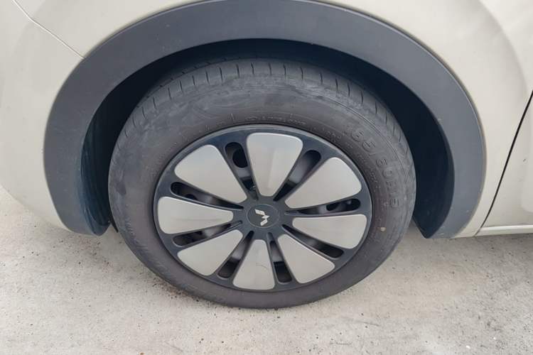 Used Wuling Bingo 2024 333 km Enjoyment Version Left Front Wheel Hub