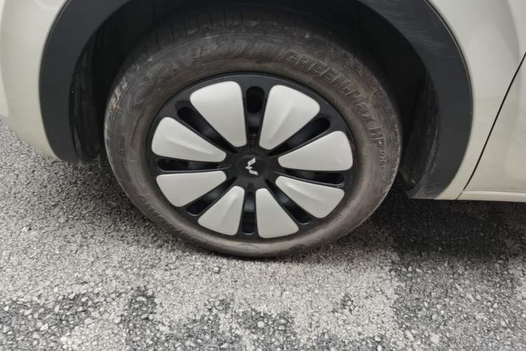 Used Wuling Bingo 2024 333 km Enjoyment Version Left Front Wheel Hub