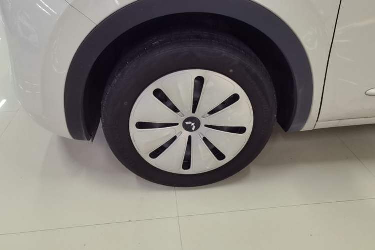 Used Wuling Bingo 2024 203km Light Edition Left Front Wheel Hub