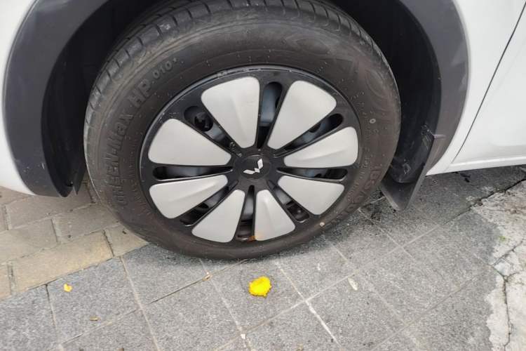 Used Wuling Bingo 2024 203km Light Edition Left Front Wheel Hub