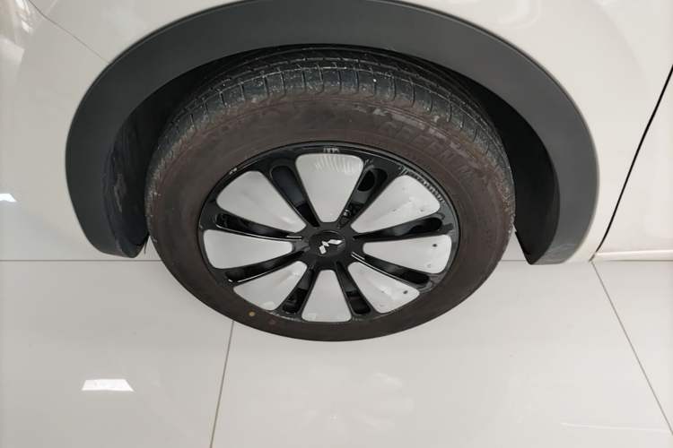 Used Wuling Bingo 2024 333 km Enjoyment Version Left Front Wheel Hub