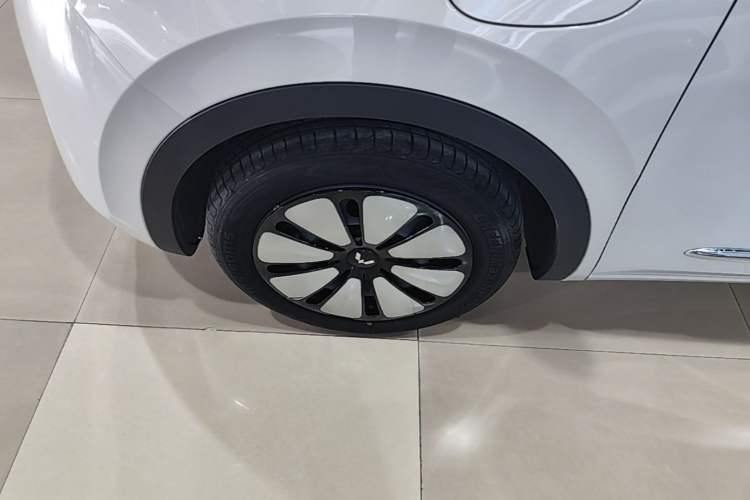 Used Wuling Bingo 2024 333 km Enjoyment Version Left Front Wheel Hub
