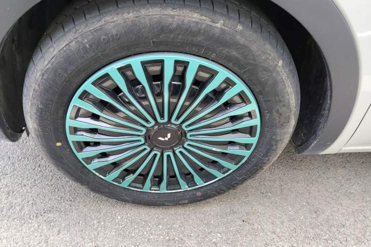 Used Wuling Bingo 2024 333 km Enjoyment Version Left Front Wheel Hub