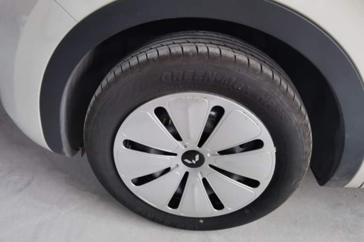 Used Wuling Bingo 2024 203km Light Edition Left Front Wheel Hub