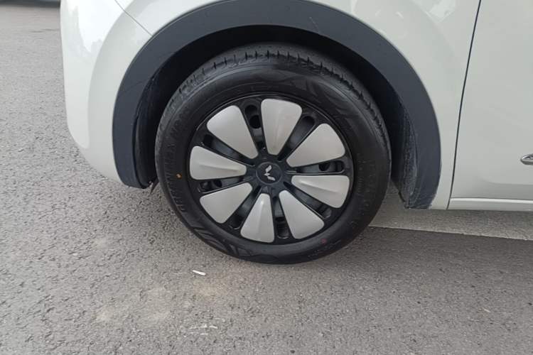 Used Wuling Bingo 2024 333 km Enjoyment Version Left Front Wheel Hub