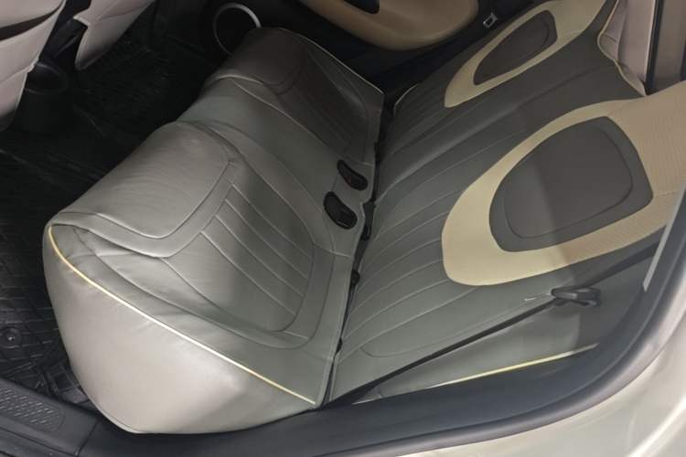 Used Wuling Bingo 2024 203km Light Edition Left Rear Seat