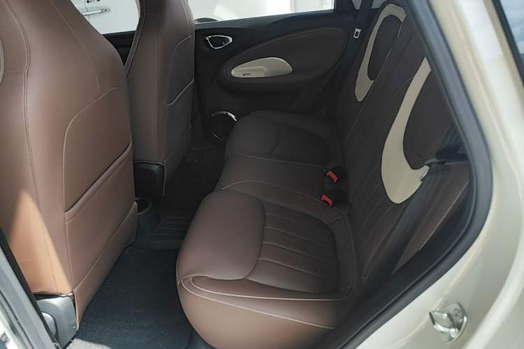 Used Wuling Bingo 2024 333 km Enjoyment Version Left Rear Seat