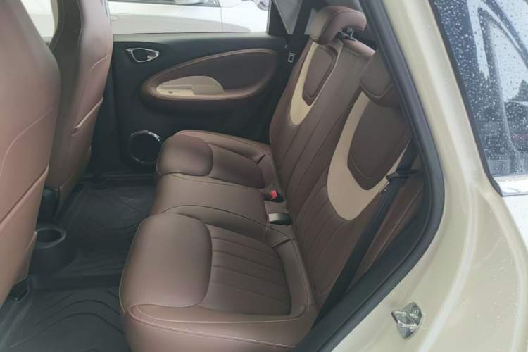 Used Wuling Bingo 2024 333 km Lingxi Connected Version Left Rear Seat