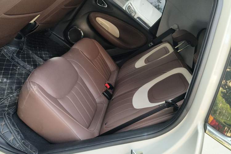 Used Wuling Bingo 2024 333 km Lingxi Connected Version Left Rear Seat
