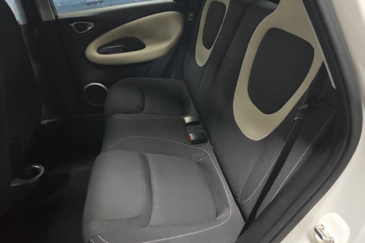 Used Wuling Bingo 2024 203km Light Edition Left Rear Seat