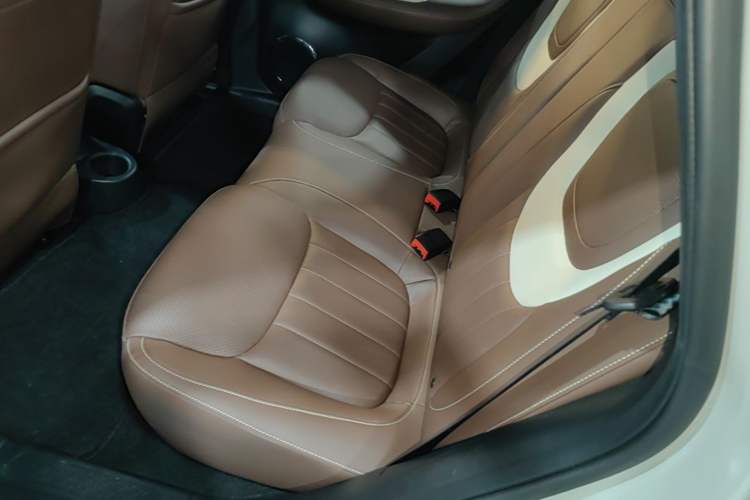 Used Wuling Bingo 2024 333 km Lingxi Connected Version Left Rear Seat