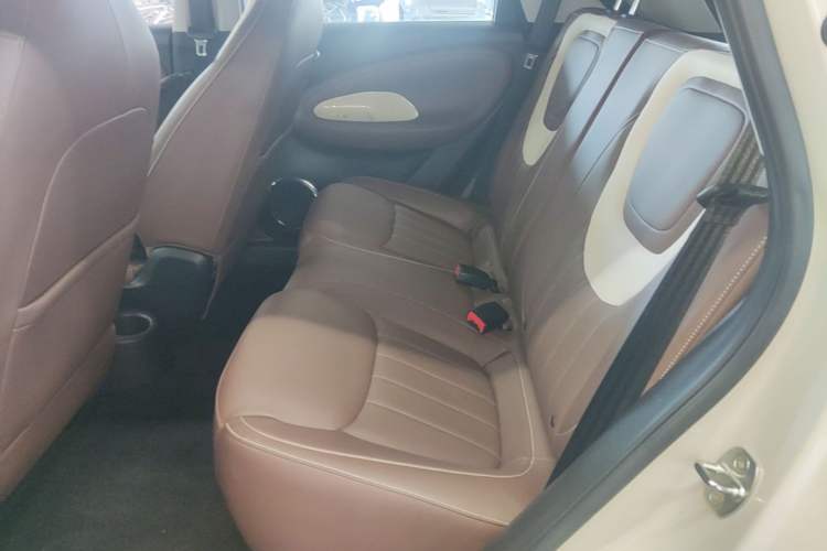 Used Wuling Bingo 2024 333 km Enjoyment Version Left Rear Seat