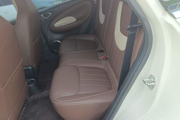 Used Wuling Bingo 2024 333 km Enjoyment Version Left Rear Seat