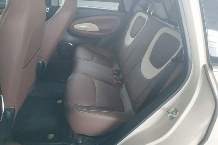 Used Wuling Bingo 2024 333 km Lingxi Connected Version Left Rear Seat